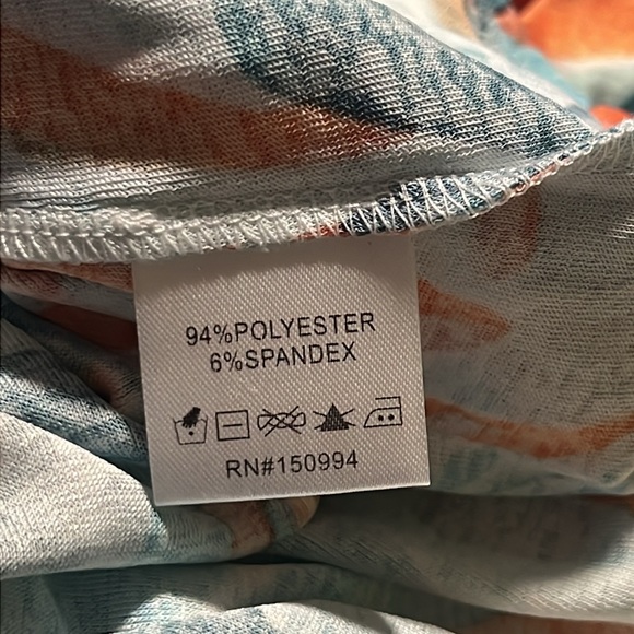 Silky crossover top, gathered bottom - Picture 4 of 4